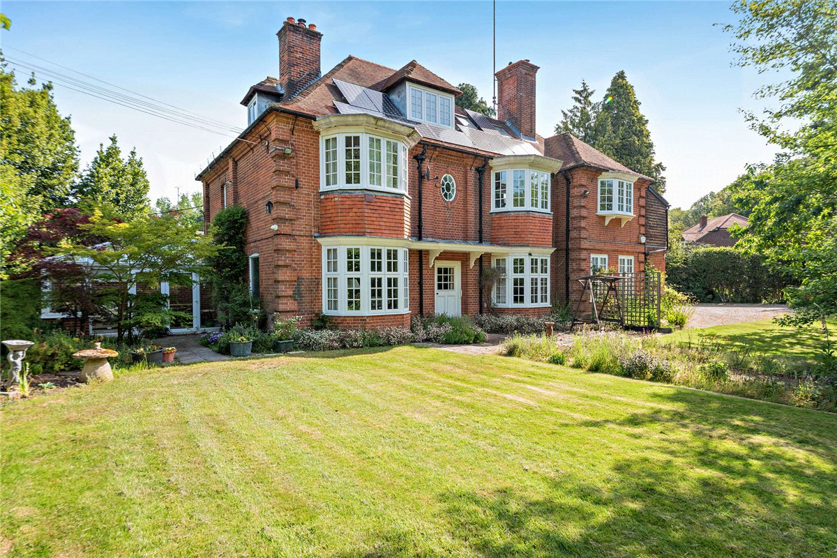 8 bedroom House, Yattendon Road, Hermitage, RG18 - Available
