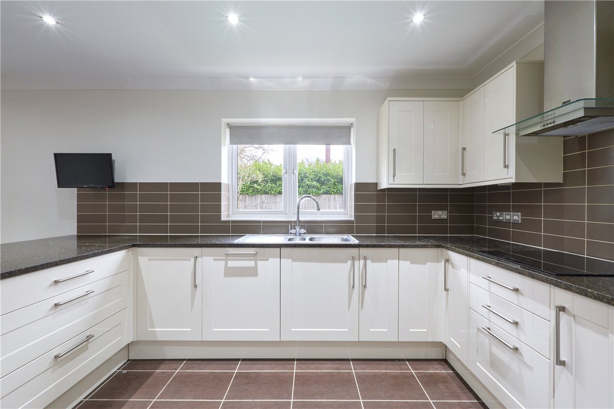 3 bedroom Bungalow, High Street, Waterbeach, CB25 - Available, Image 14