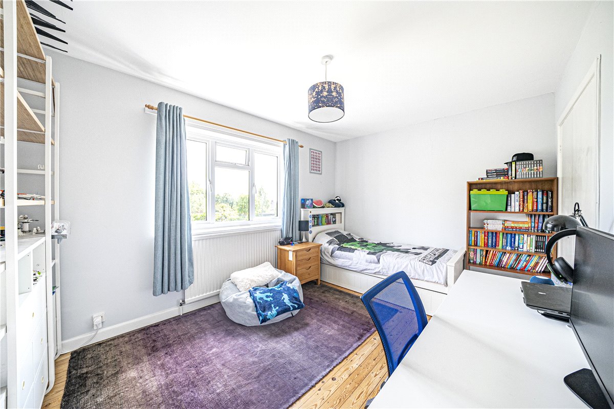 3 bedroom House, Burnett Close, Winchester, SO22 - Sold, Image 3