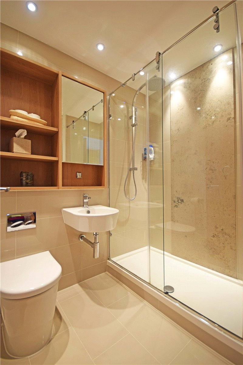 2 bedroom Flat, Newton Court, Kingsley Walk, CB5 - Available, Image 4