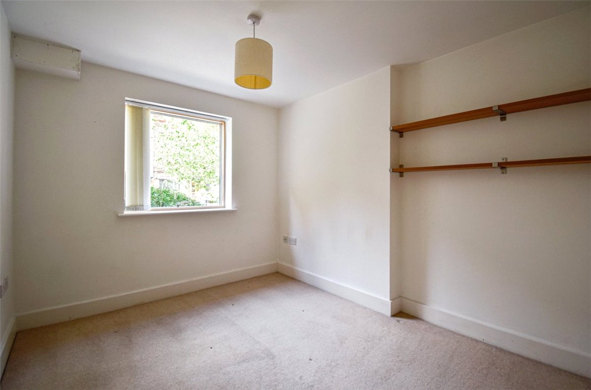 3 bedroom Flat, Wessex Court, 21 Queen Ediths Way, CB1 - Available, Image 2