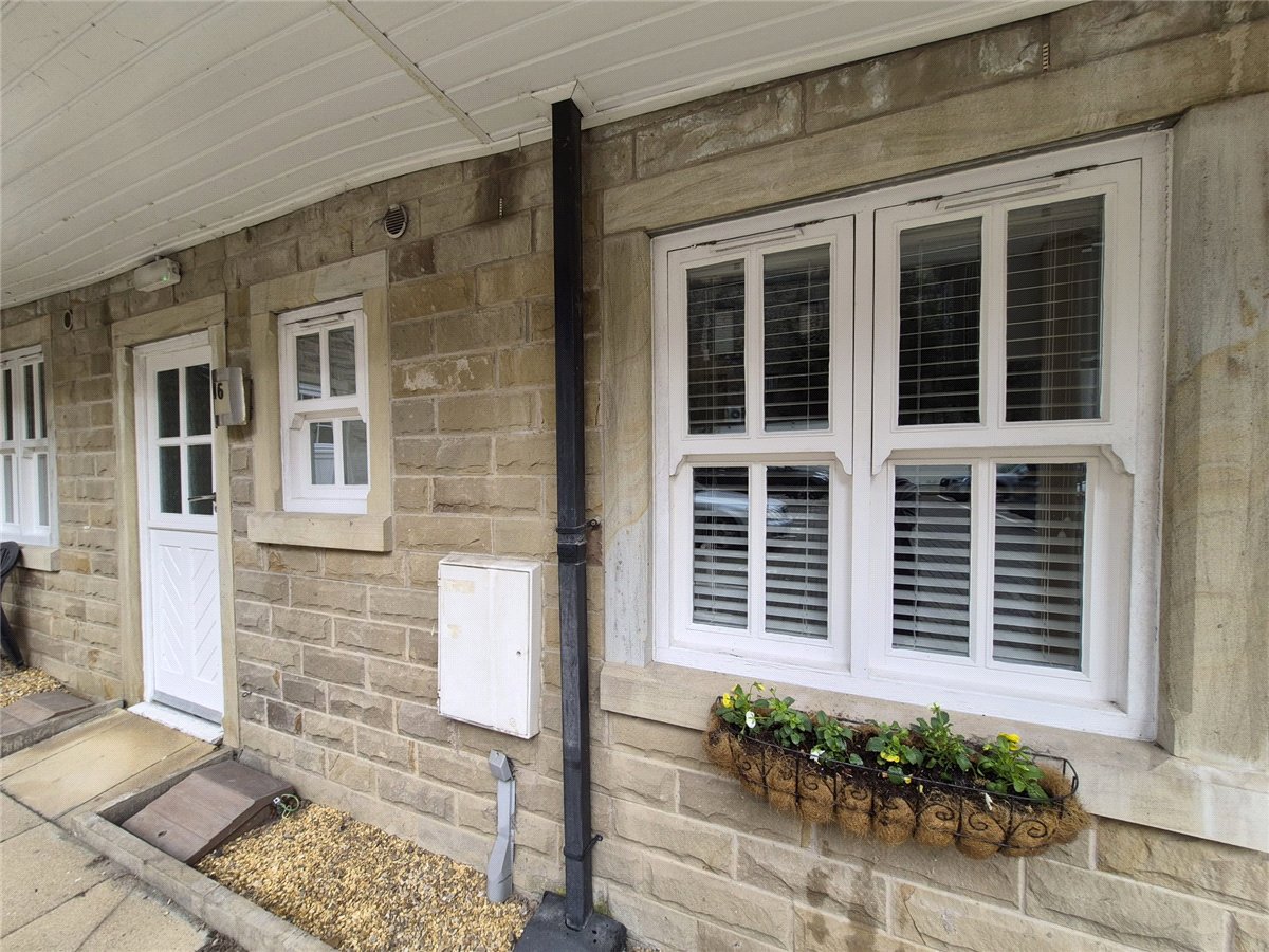 1 bedroom Flat, Square Street, Ramsbottom, BL0 - Available, Image 9