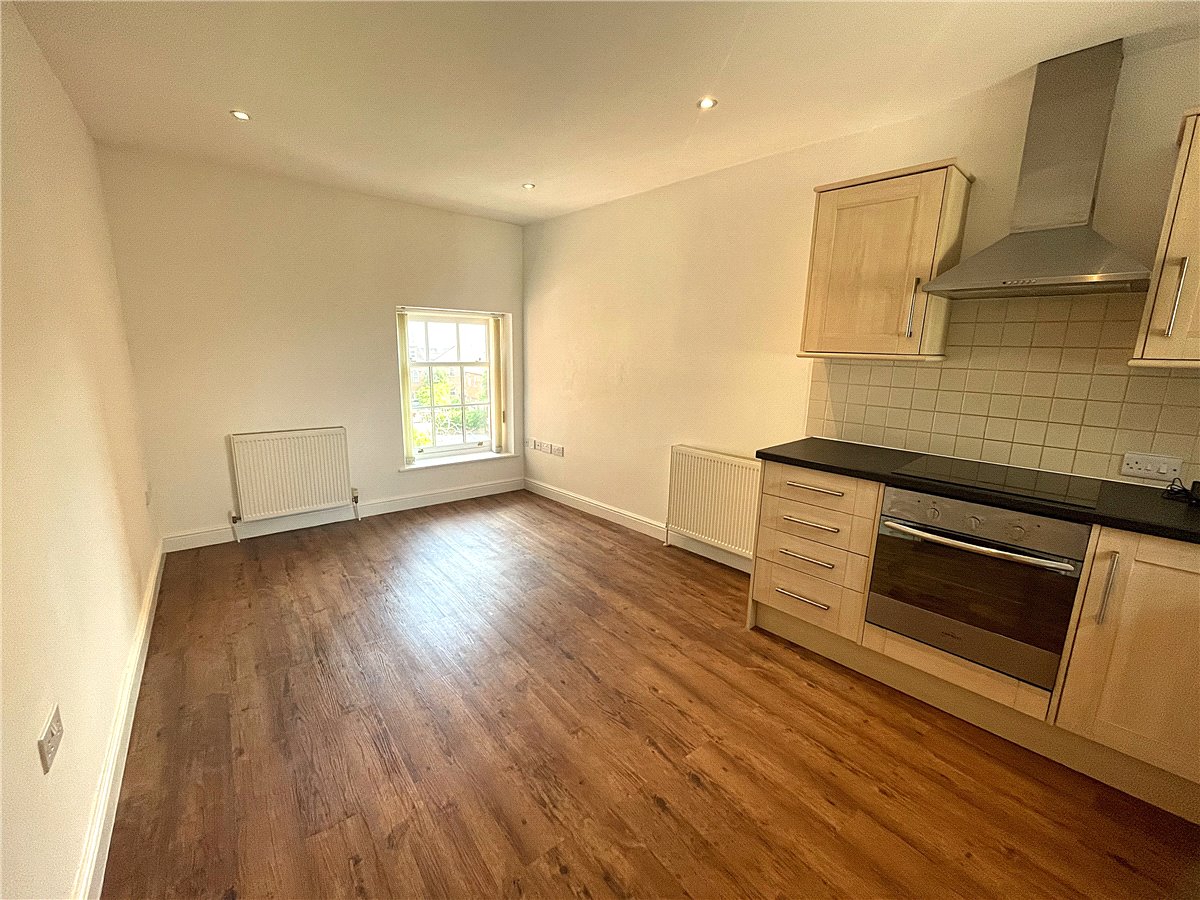 1 bedroom Flat, London Road, Newbury, RG14 - Available, Image 2
