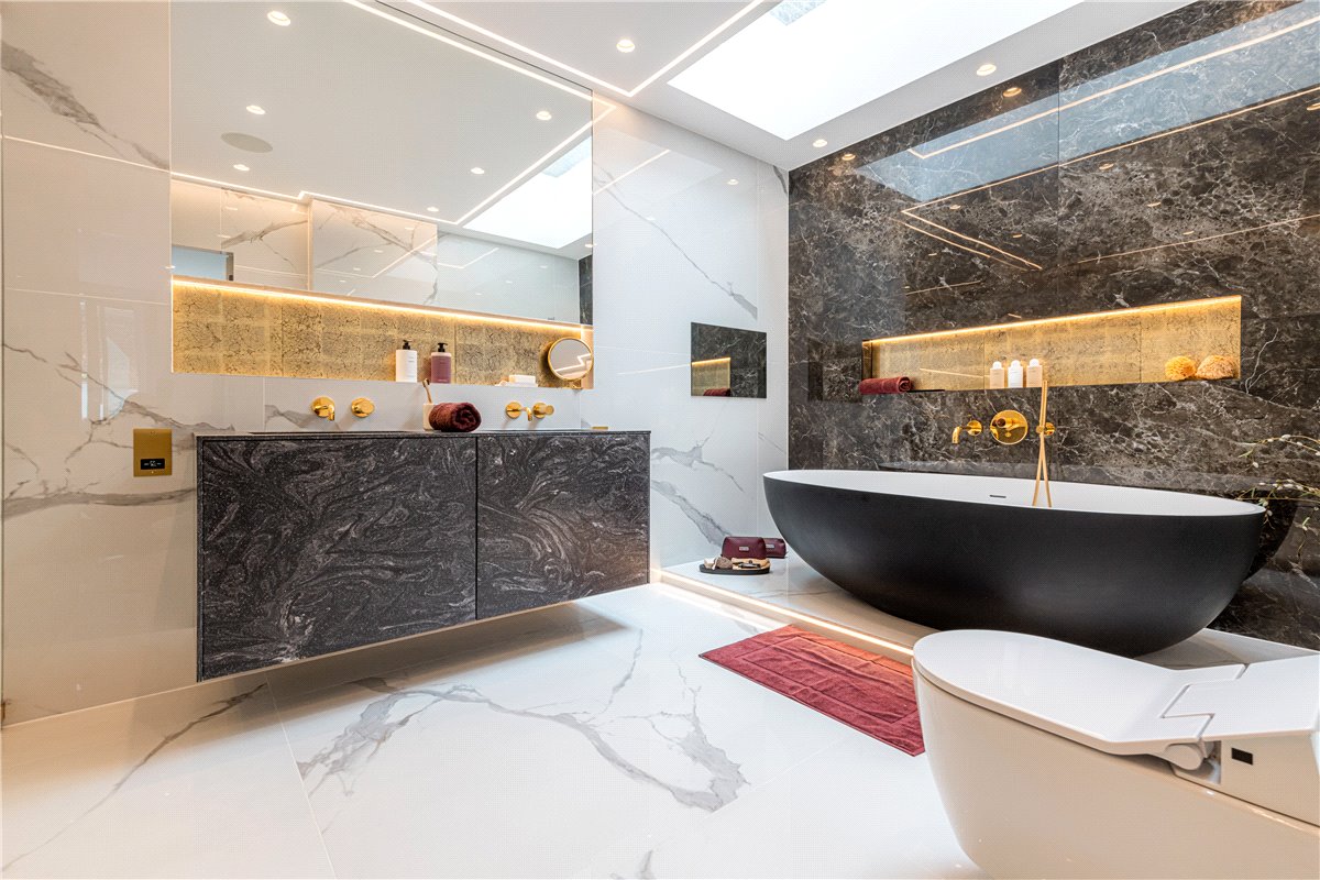 3 bedroom Maisonette, South Molton Street, Mayfair, W1K - Available, Image 28