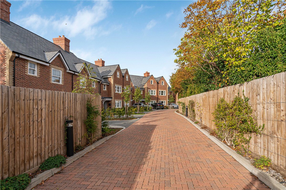 4 bedroom House, Jack Straws Lane, Headington, OX3 - Available, Image 2