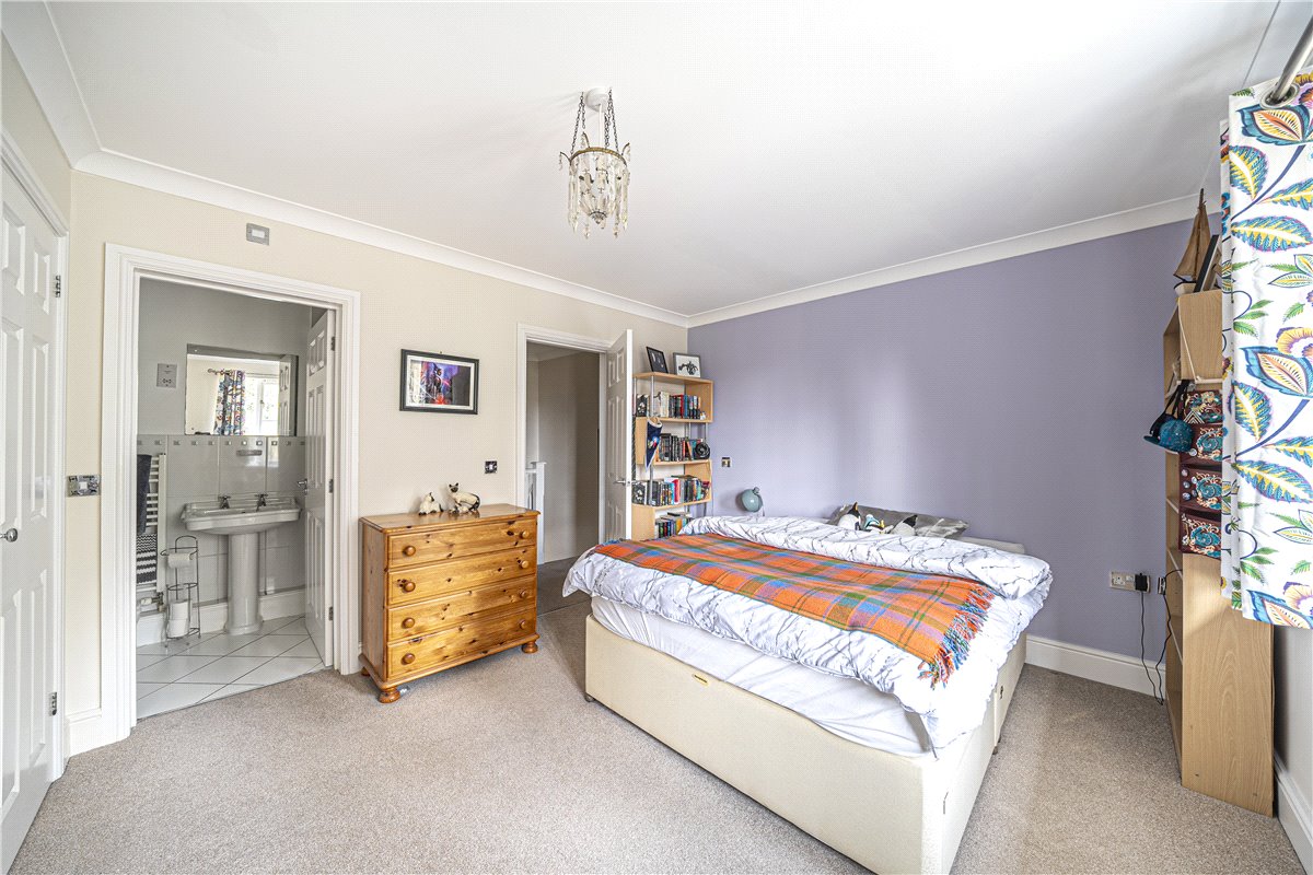 2 bedroom House, Grange Close, Winchester, SO23 - Sold, Image 7