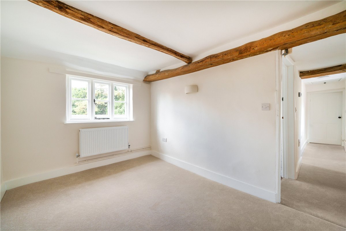 3 bedroom House, Main Street, Turweston, NN13 - Available, Image 8