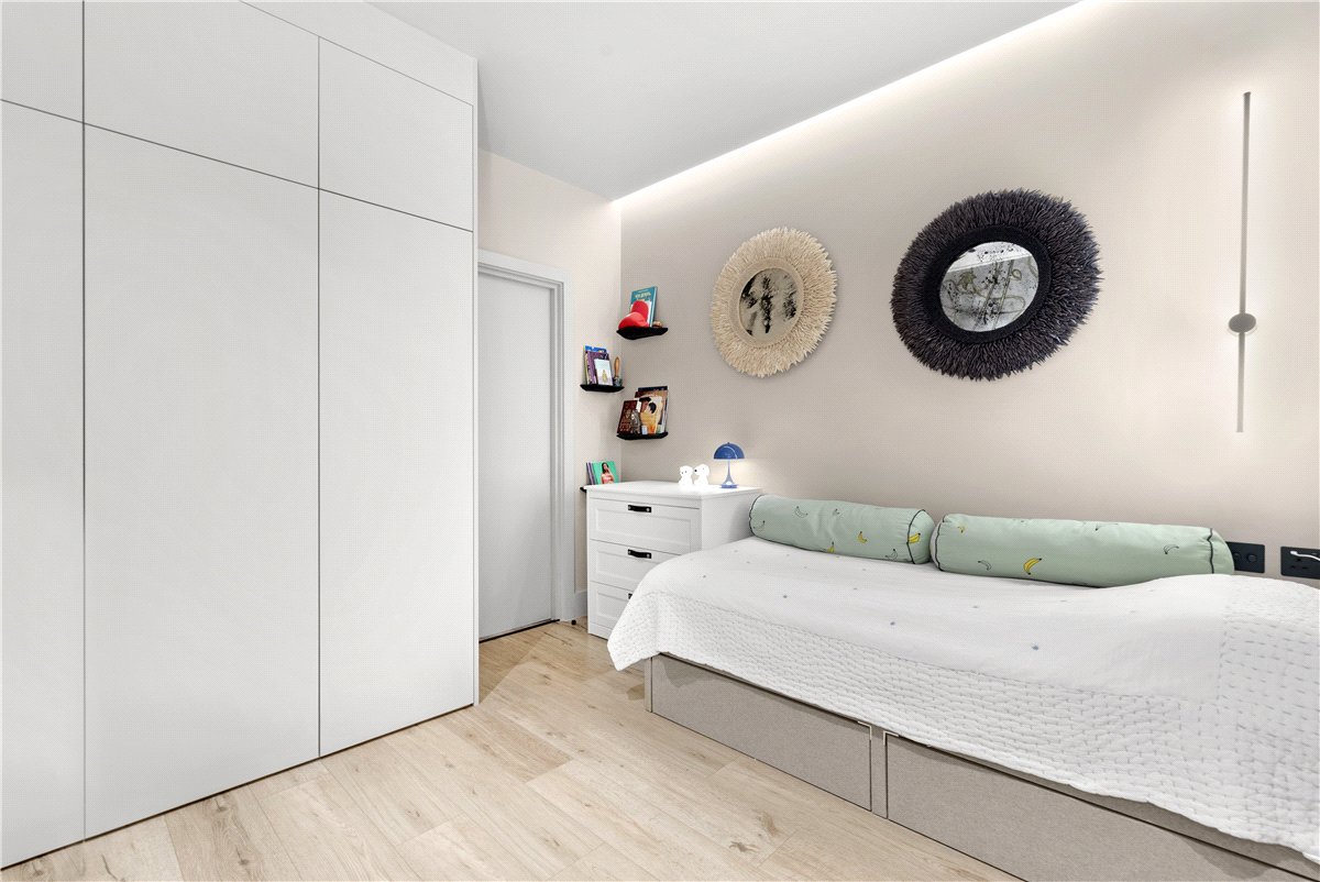 2 bedroom Flat, Portland Place, Marylebone, W1B - , Image 5