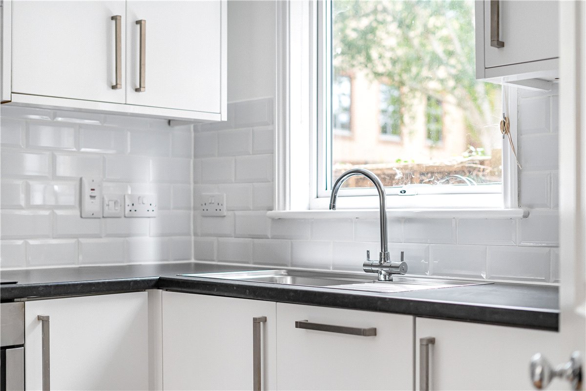 2 bedroom Flat, Walton Crescent, Oxford, OX1 - Available, Image 17