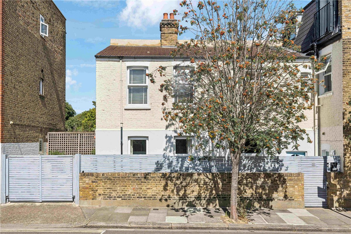2 bedroom Maisonette, Sidbury Street, London, SW6 - Available, Image 1