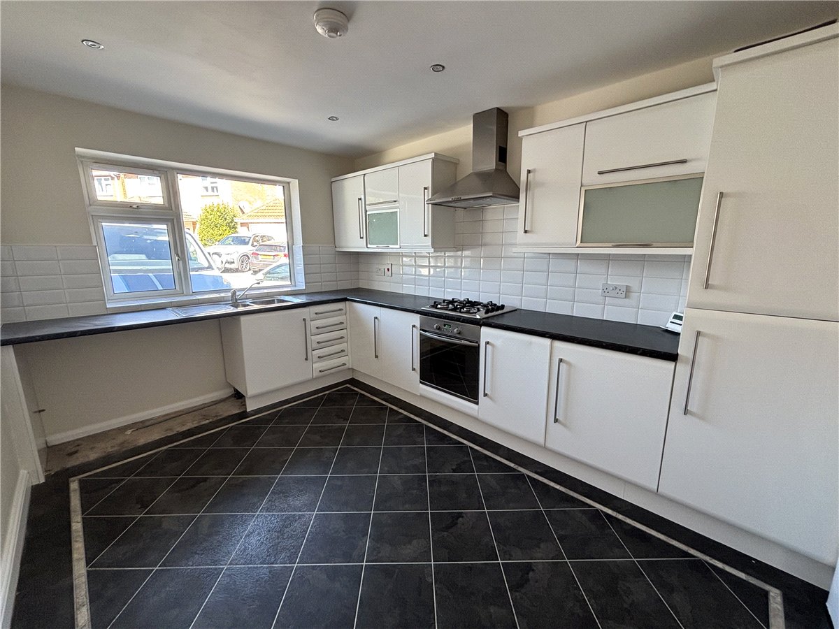 3 bedroom Bungalow, Nascot Close, Bramley, S66 - Available, Image 12