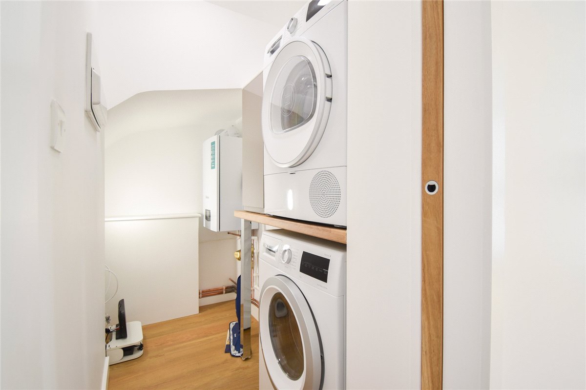 1 bedroom Flat, Wellington Court, Wellington Street, CB1 - Available, Image 10