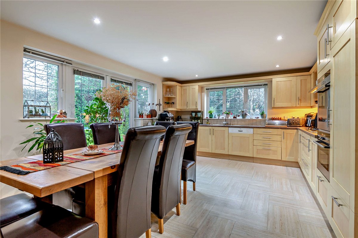 4 bedroom House, Garden Close Lane, Newbury, RG14 - Sold STC