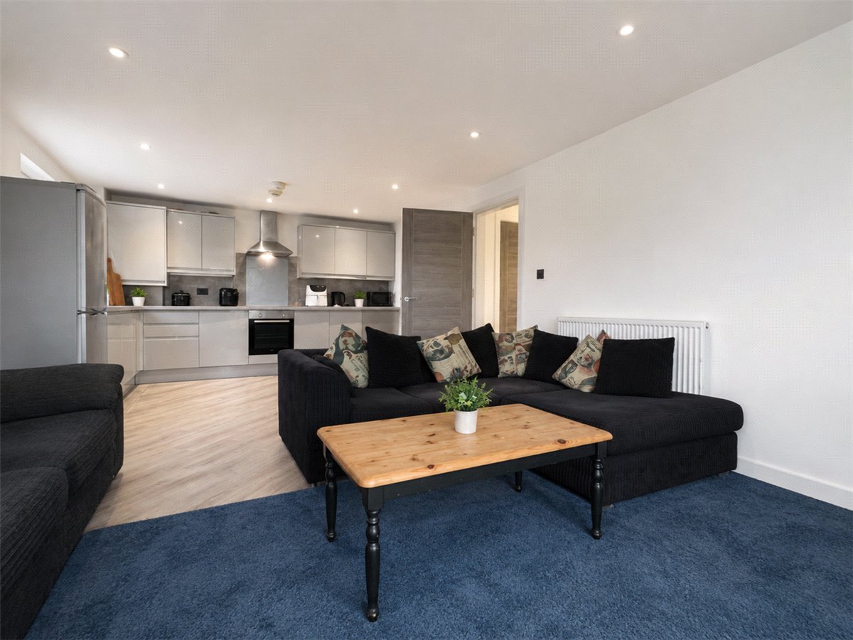 2 bedroom Flat, New Lane, Havant, PO9 - Let Agreed, Image 1