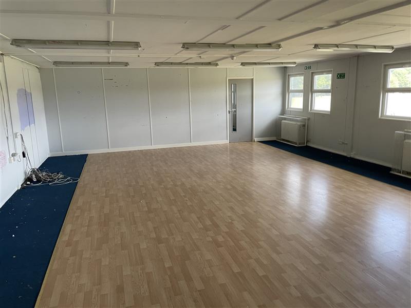 1925 Sq Ft, Dormers Wells Lane, Southall, UB1 - Available, Image 2