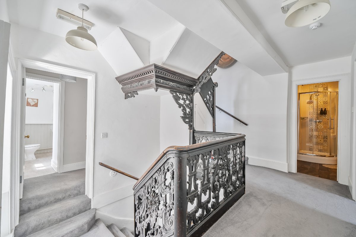 8 bedroom House, High Street, Swanage, BH19 - Available, Image 17