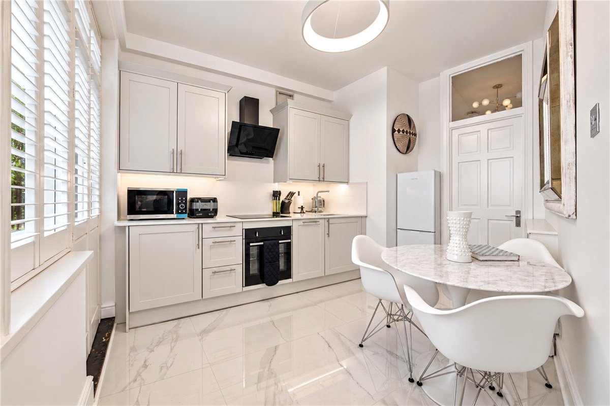 3 bedroom Flat, Bishops Mansions, Stevenage Road, SW6 - Available, Image 2