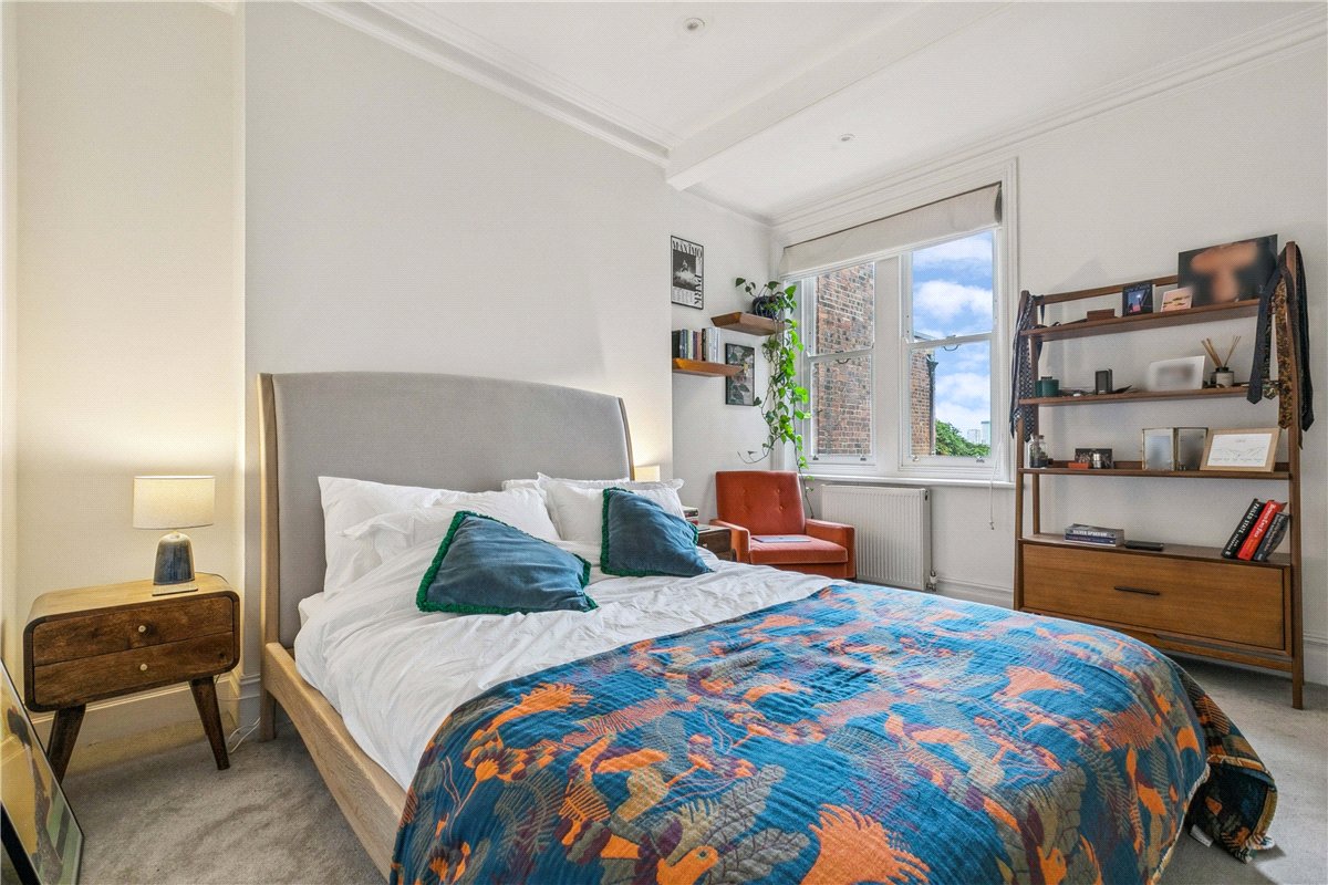 2 bedroom Flat, Bishops Mansions, Stevenage Road, SW6 - Available, Image 6