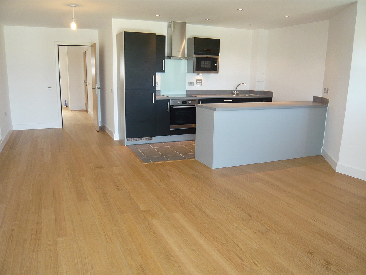 2 bedroom Flat, Park Way, Newbury, RG14 - , Image 1