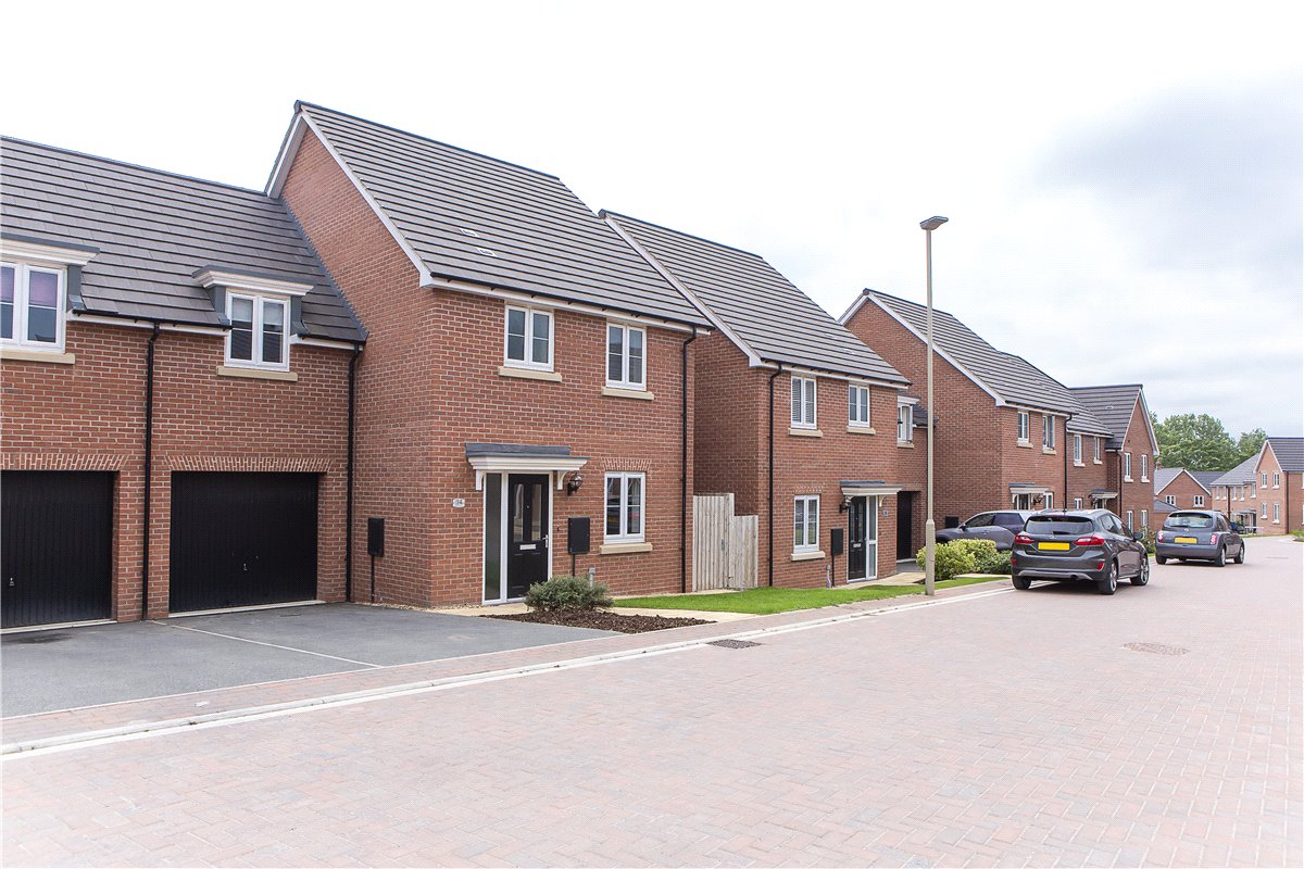 4 bedroom House, Meadow Drive, Malton, YO17 - 