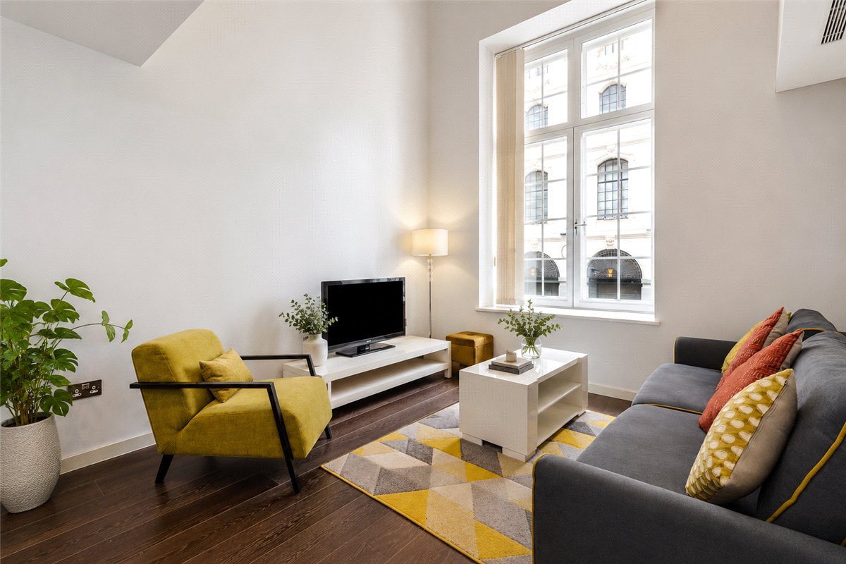 1 bedroom Flat, Strand, Covent Garden, WC2R - Available