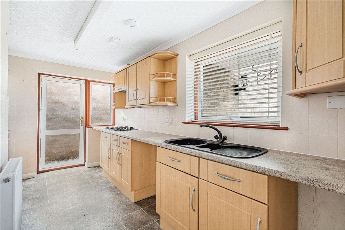 2 bedroom Bungalow, Lionel Close, Wendover, HP22 - Available, Image 6