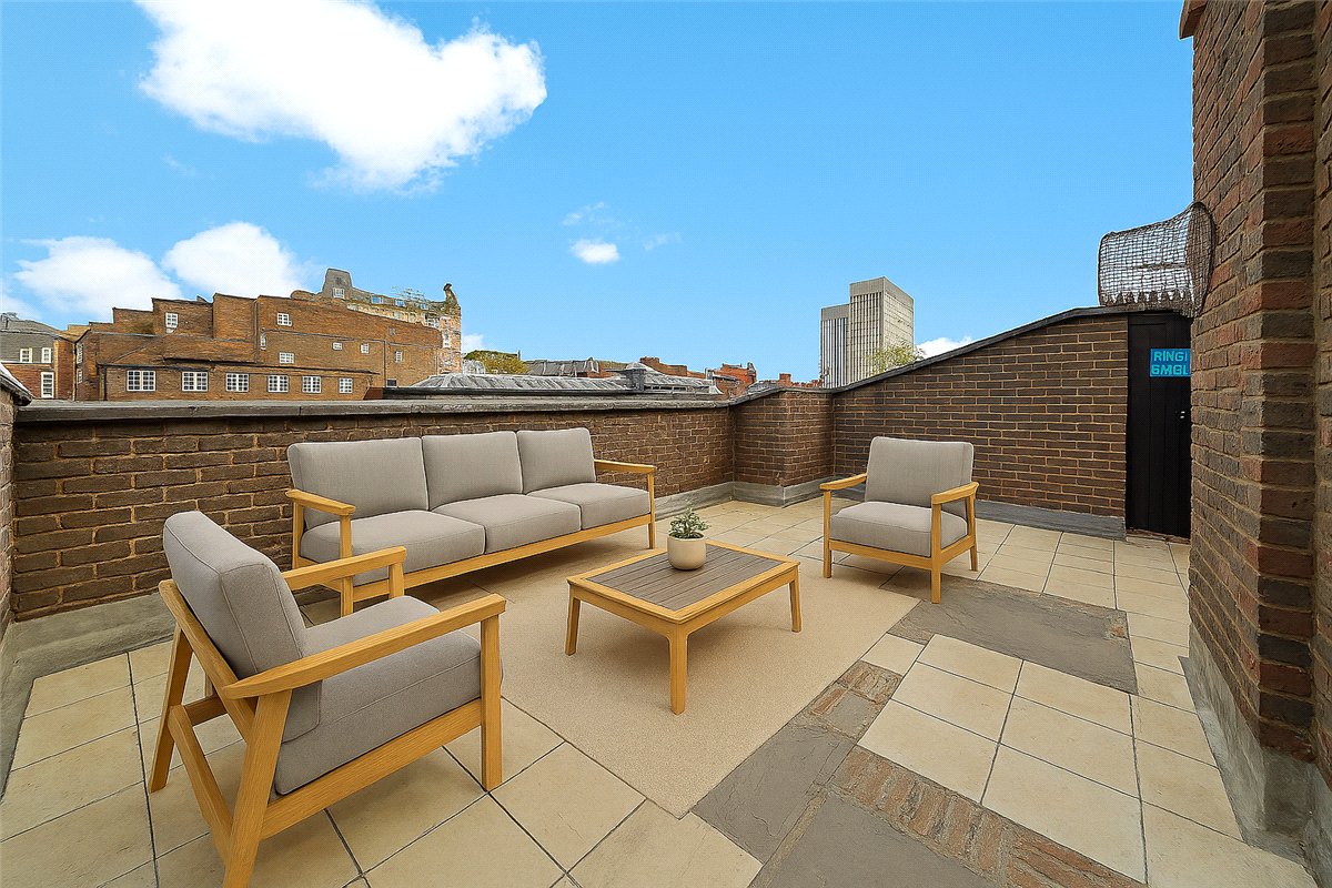 3 bedroom Flat, Harley Street, London, W1G - Available, Image 1