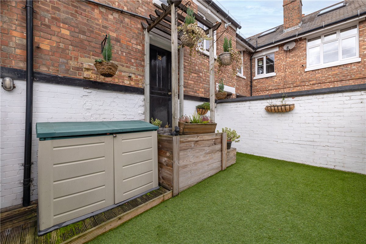 4 bedroom Maisonette, Strickland Row, Earlsfield, SW18 - Available, Image 4