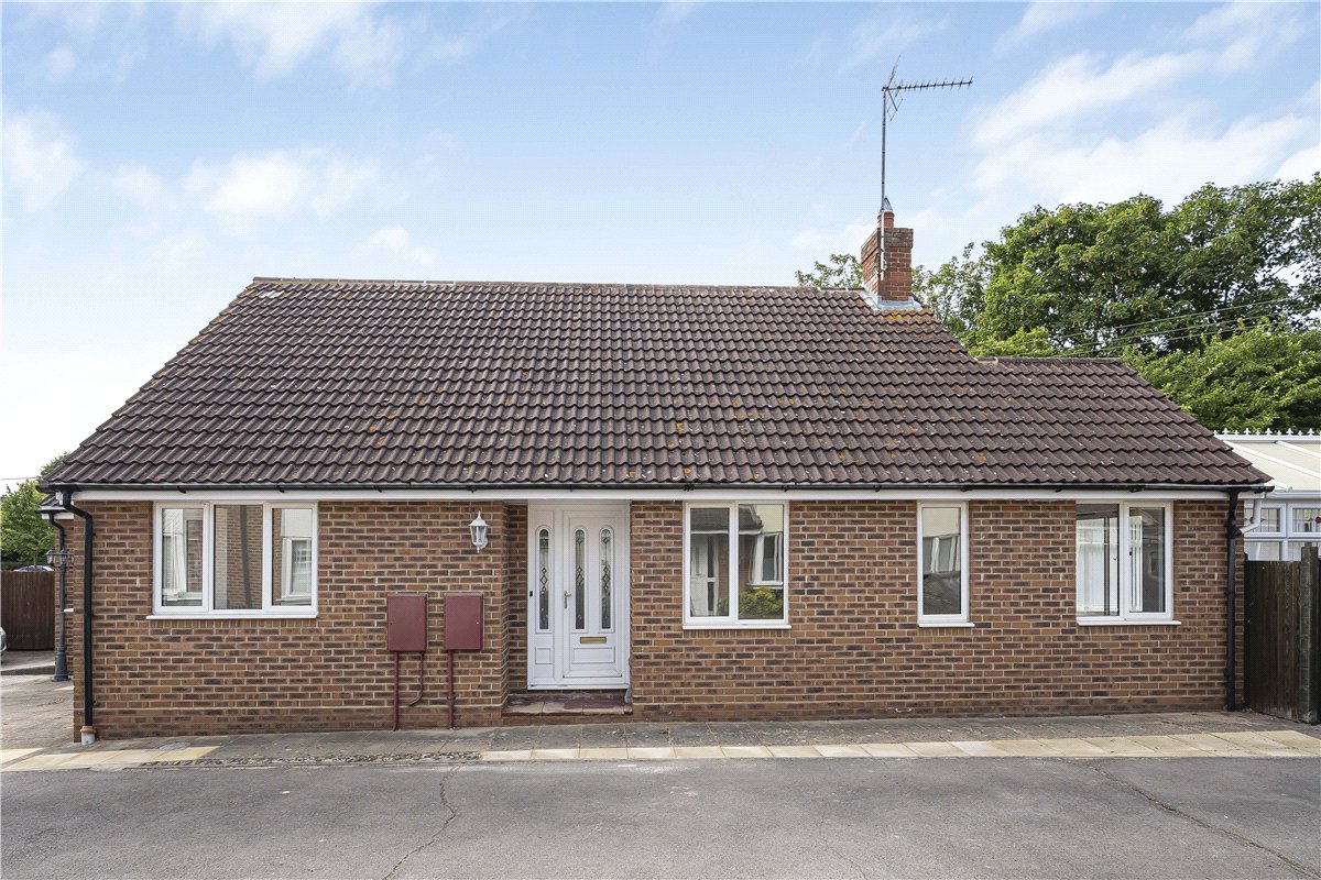 2 bedroom Bungalow, Pantile Close, Witham, CM8 - Let Agreed, Image 22