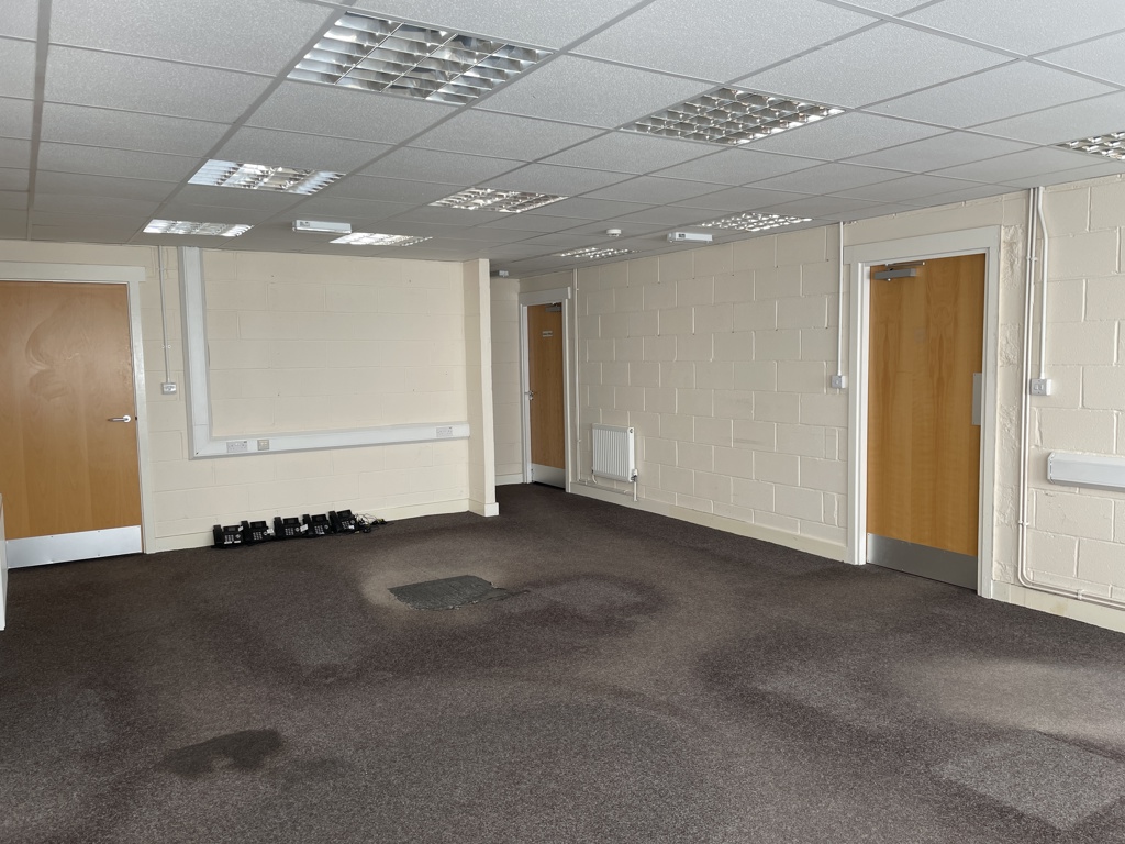 5934 Sq Ft, Unit 4 Saltergate Business Park Burley Bank Road, Harrogate, HG3 - Available, Image 2