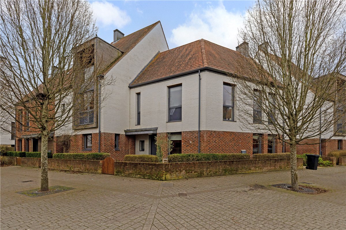 3 bedroom House, Derwent Way, York, YO10 - Available