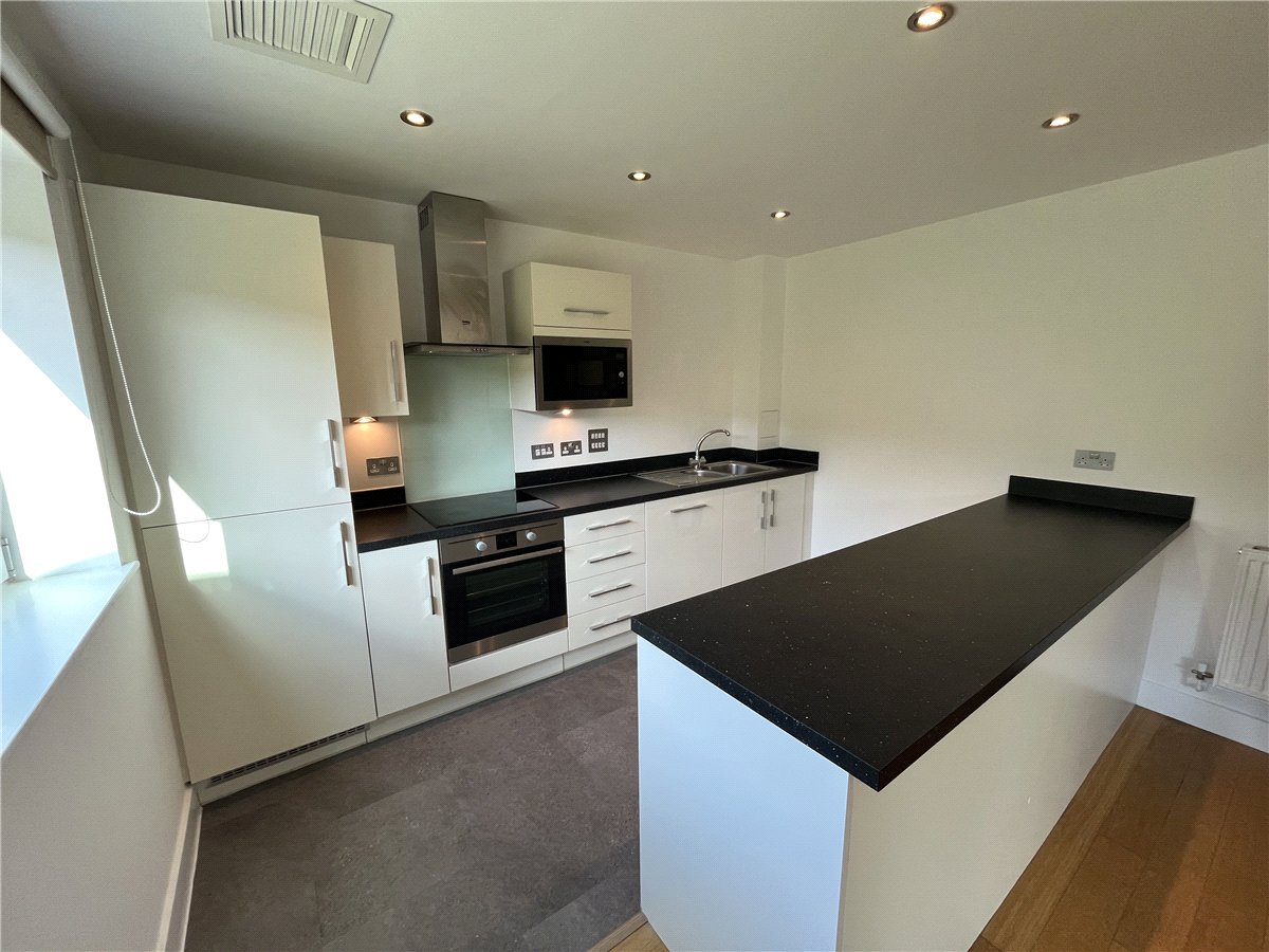 2 bedroom Flat, Park Way, Newbury, RG14 - Let Agreed, Image 5