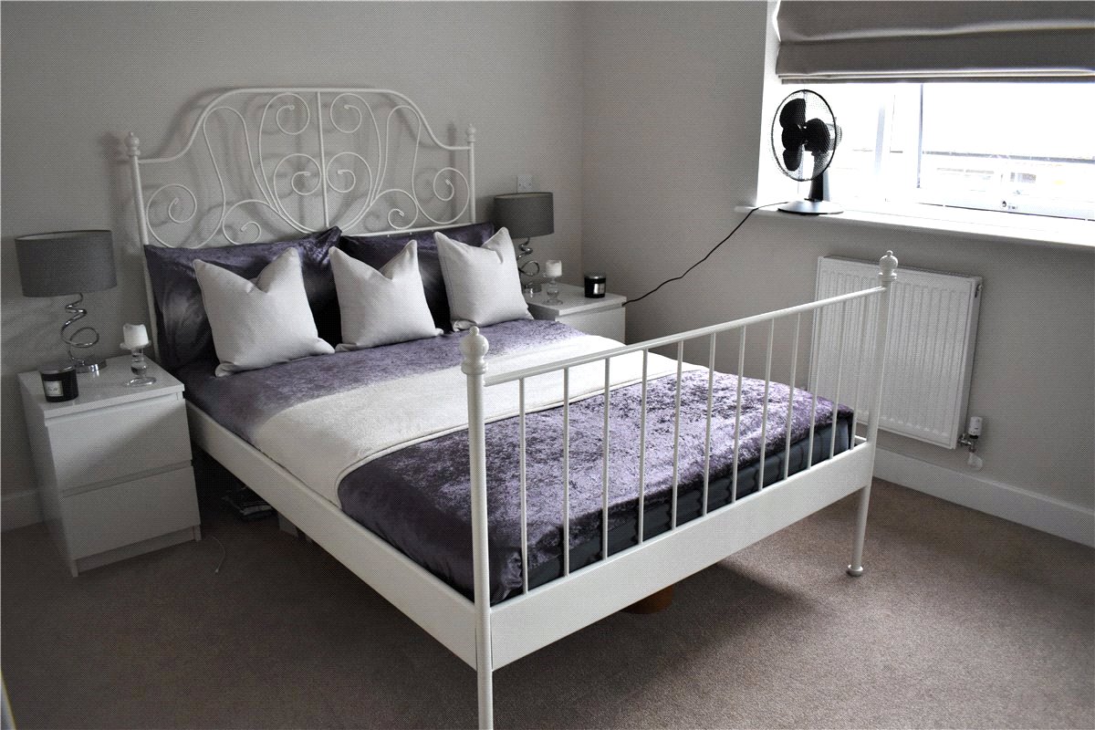 1 bedroom Flat, Steel Close, Newtown Road, RG14 - Available, Image 1