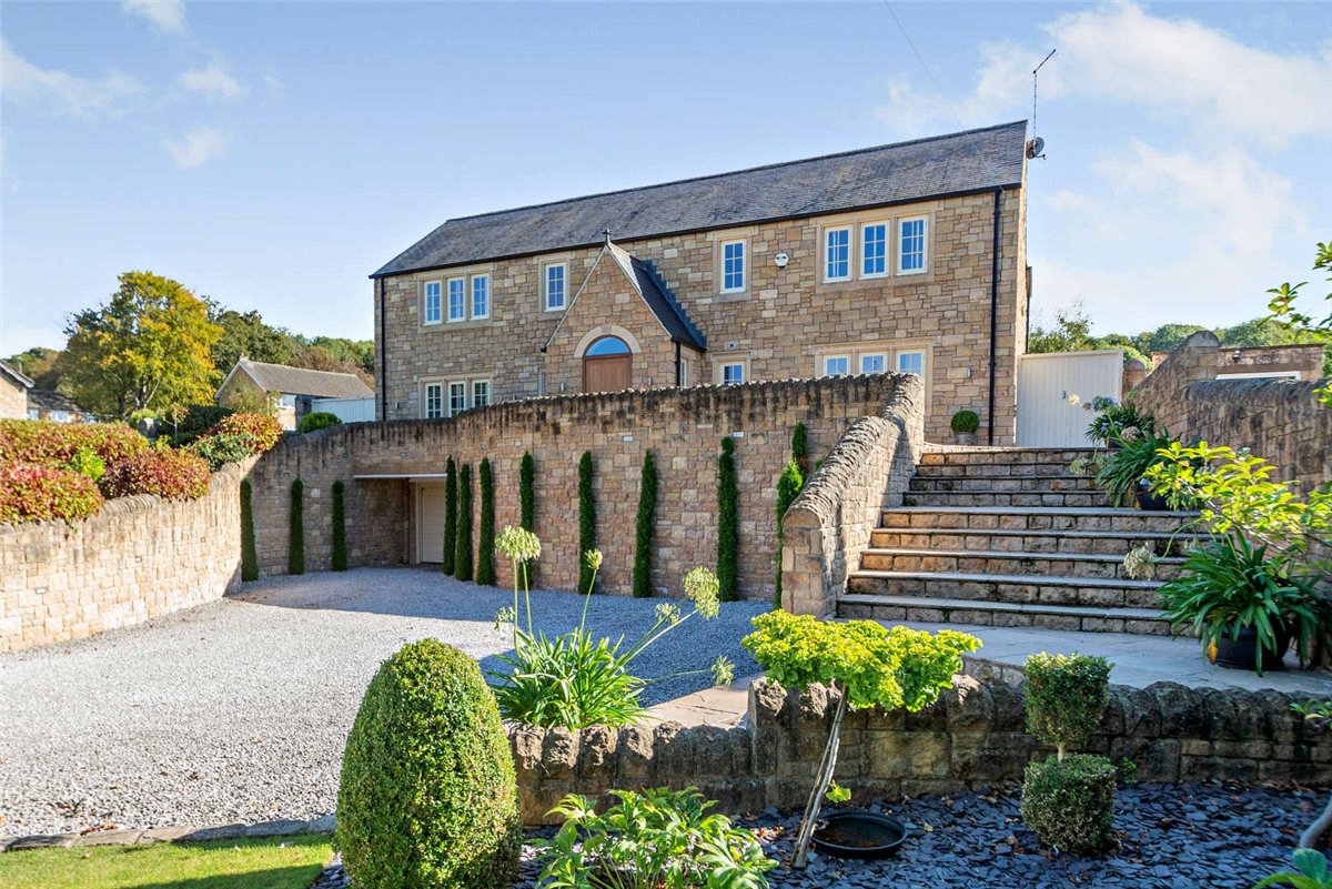 5 bedroom House, Main Street, Ledston, WF10 - Sold STC