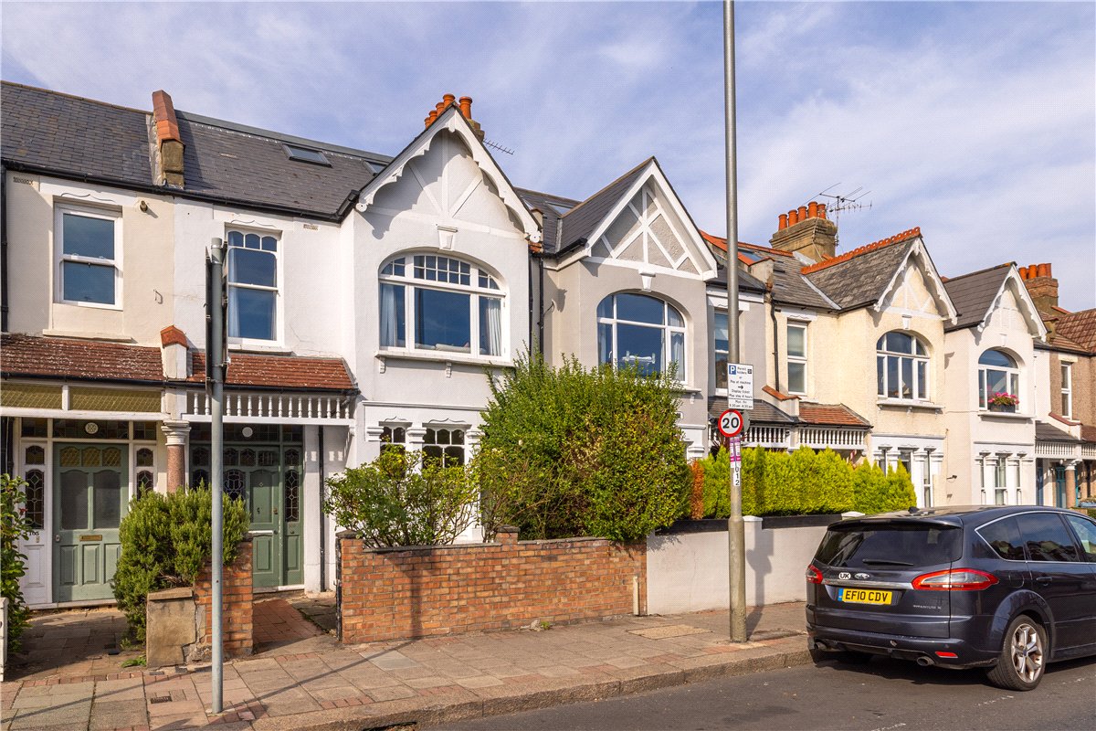 3 bedroom Maisonette, Replingham Road, London, SW18 - Available, Image 2