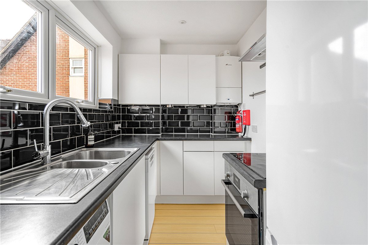 2 bedroom Flat, St. Clements Street, Oxford, OX4 - Available, Image 1