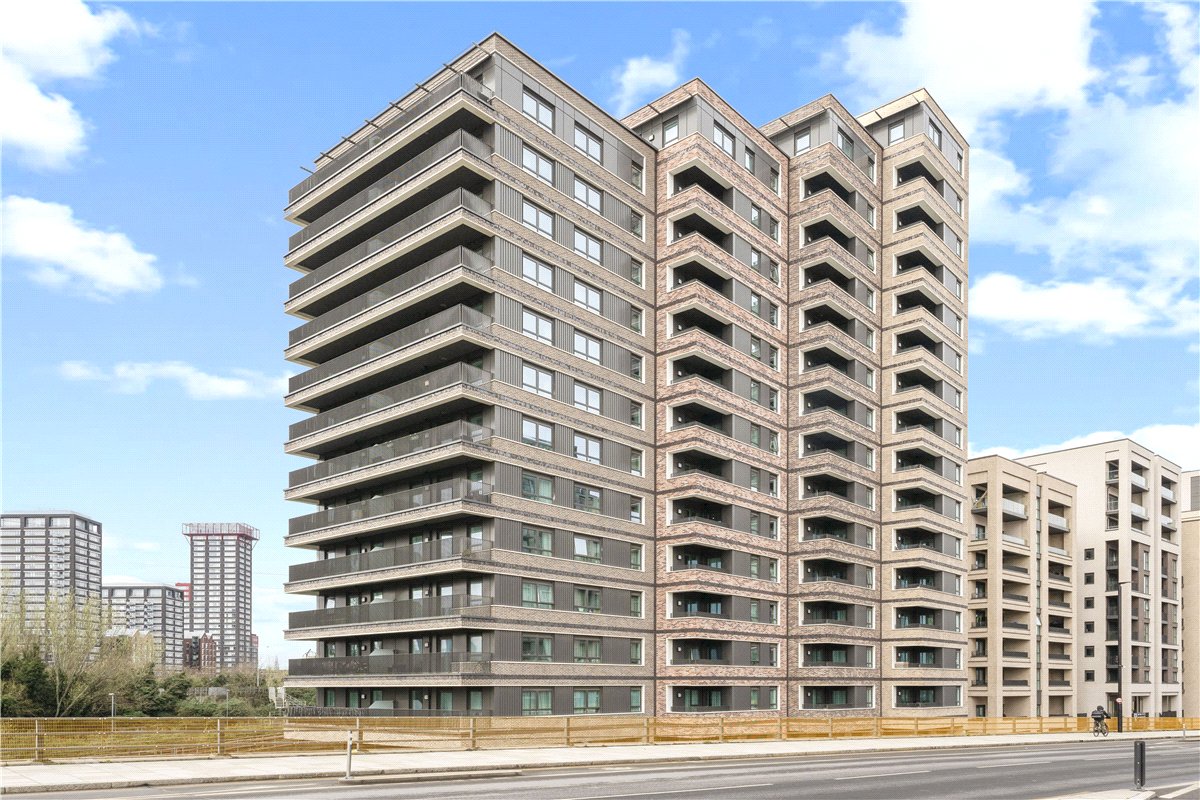 3 bedroom Flat, Heartwell Avenue, London, E16 - , Image 9