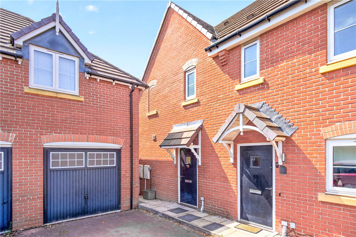 3 bedroom House, Windsor Way, Measham, DE12 - Available