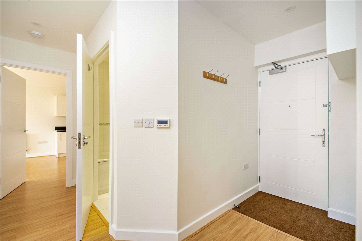 2 bedroom Flat, West Street, Newbury, RG14 - Sold STC, Image 10