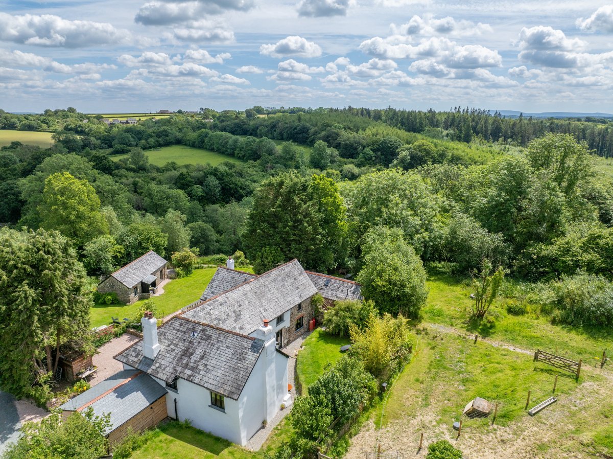 4 bedroom House, Cookbury Court, Cookbury, EX22 - Available, Image 2