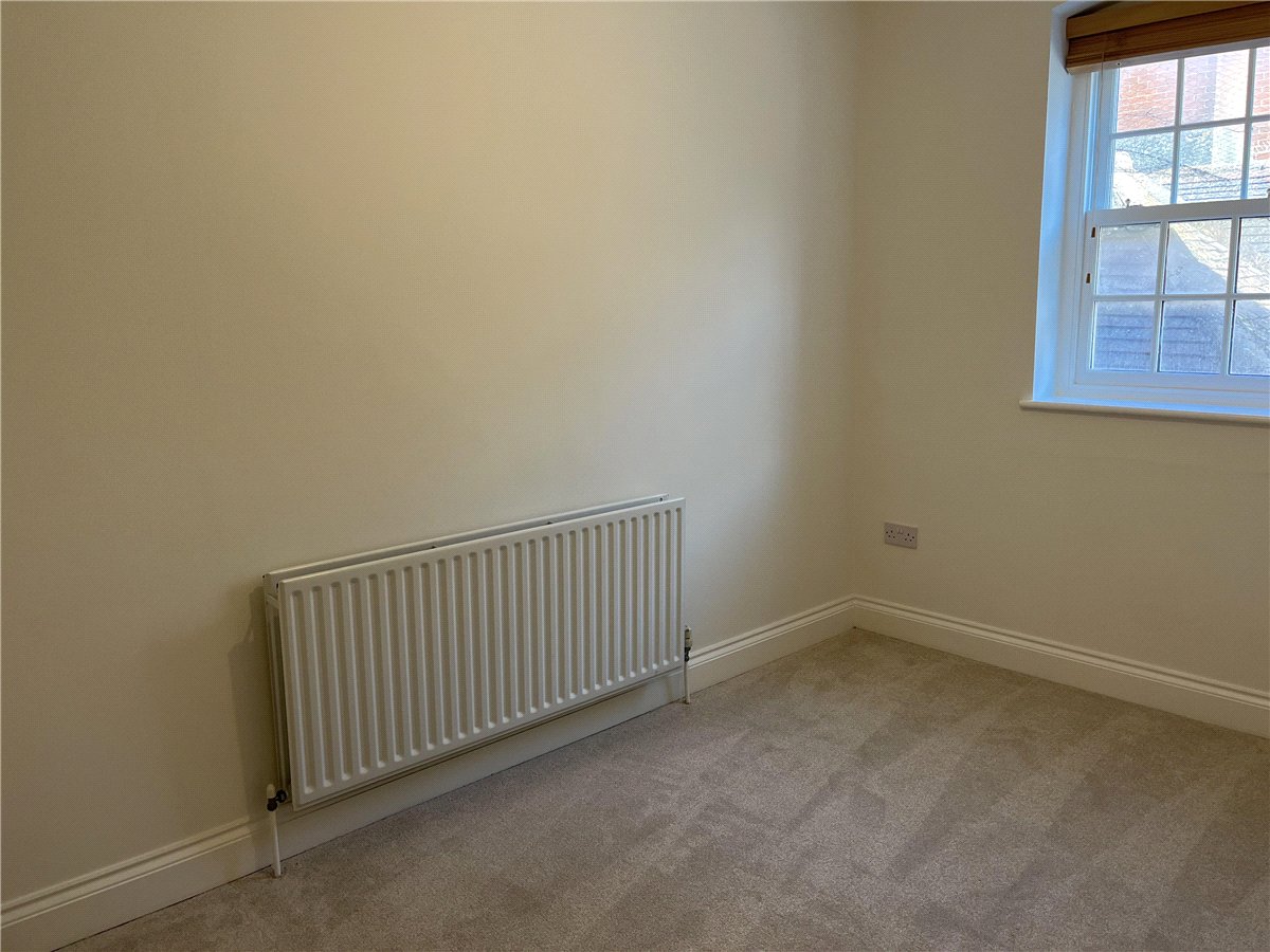 2 bedroom Flat, Northbrook Street, Newbury, RG14 - Let Agreed, Image 6