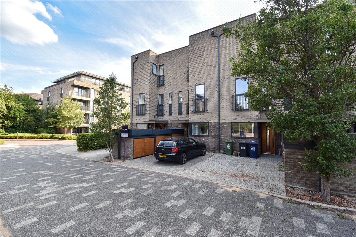 3 bedroom House, Lilywhite Drive, Cambridge, CB4 - 
