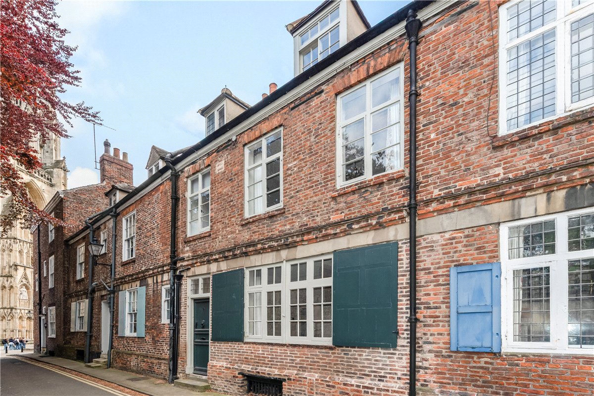 4 bedroom House, Precentors Court, York, YO1 - Available