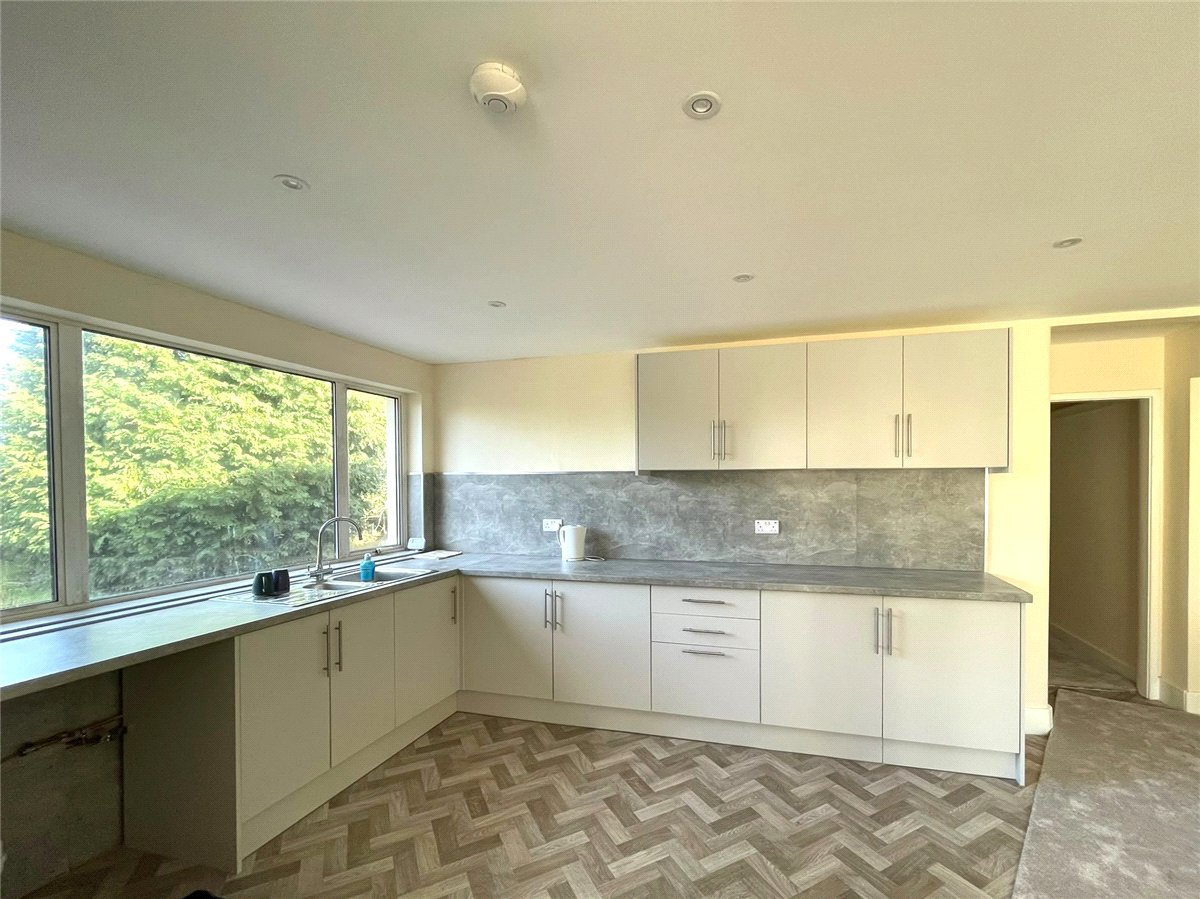 4 bedroom Bungalow, Retford Road, Walesby, NG22 - Available, Image 3