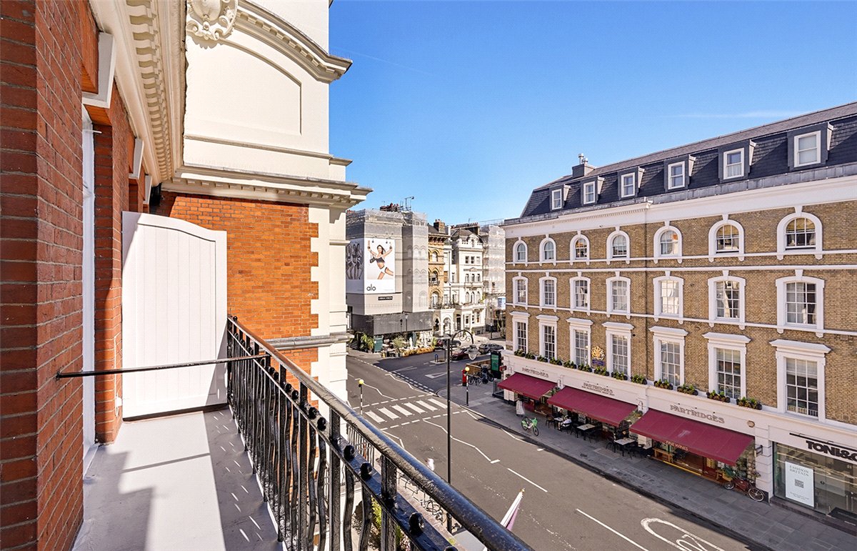 4 bedroom Flat, St Georges Court, Gloucester Road, SW7 - Available, Image 7