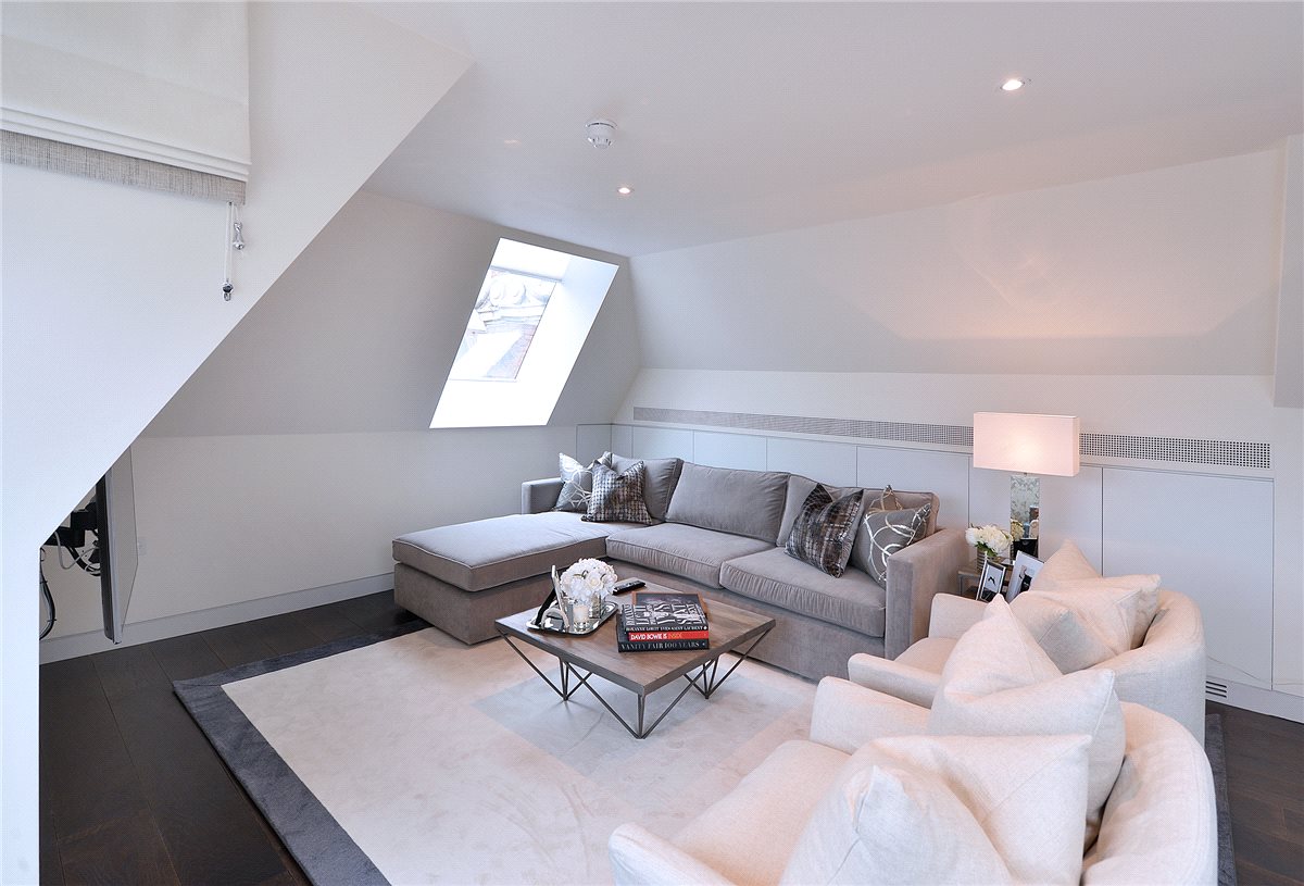 2 bedroom Flat, Duke Street, Mayfair, W1K - Available, Image 8