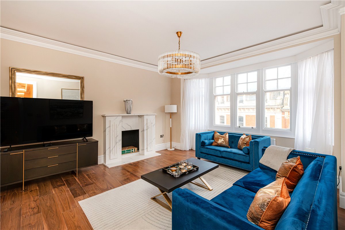4 bedroom Flat, Duke Street, Mayfair, W1K - Available, Image 13