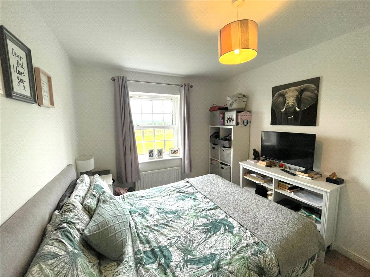 2 bedroom Flat, Thenford Way, Banbury, OX16 - Let Agreed, Image 2