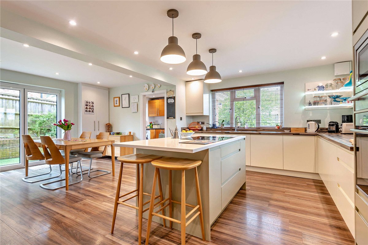 4 bedroom House, King John Road, Kingsclere, RG20 - Available, Image 2