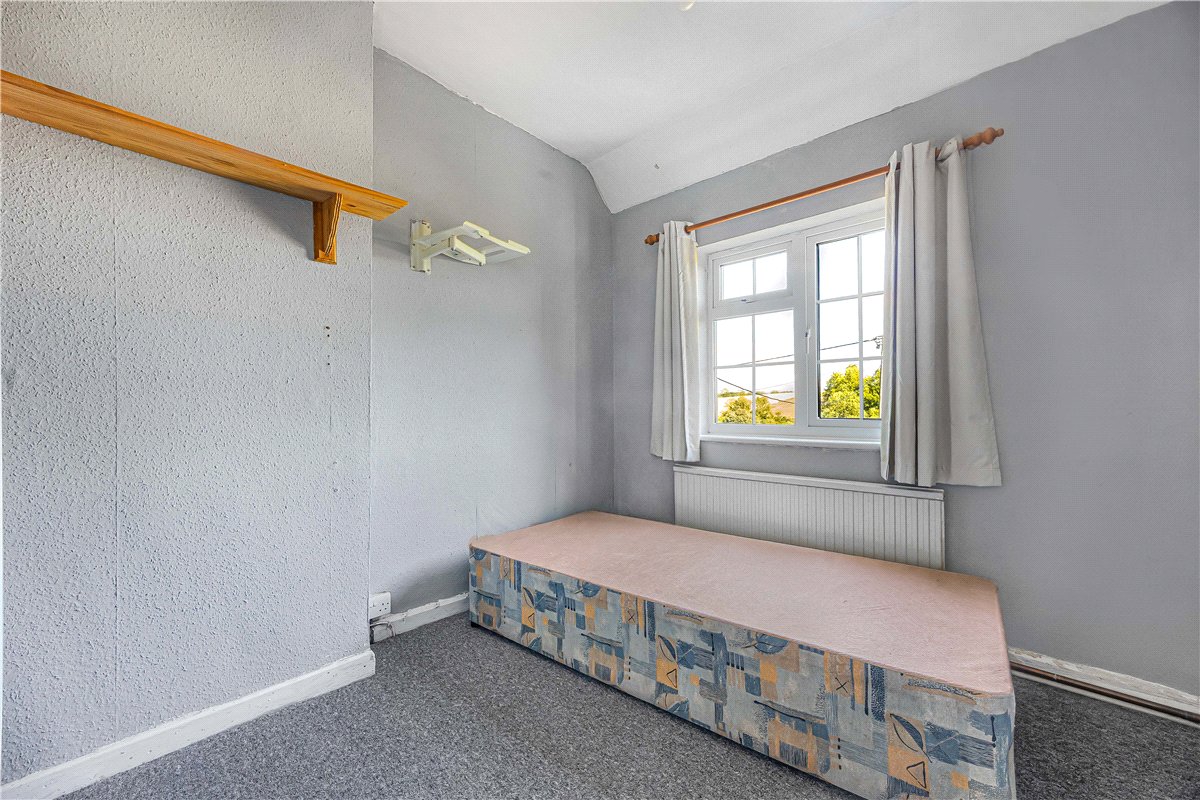 3 bedroom House, Church Street, Great Bedwyn, SN8 - Available, Image 13